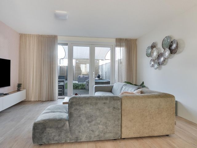 Apollovlinder 19, Terneuzen