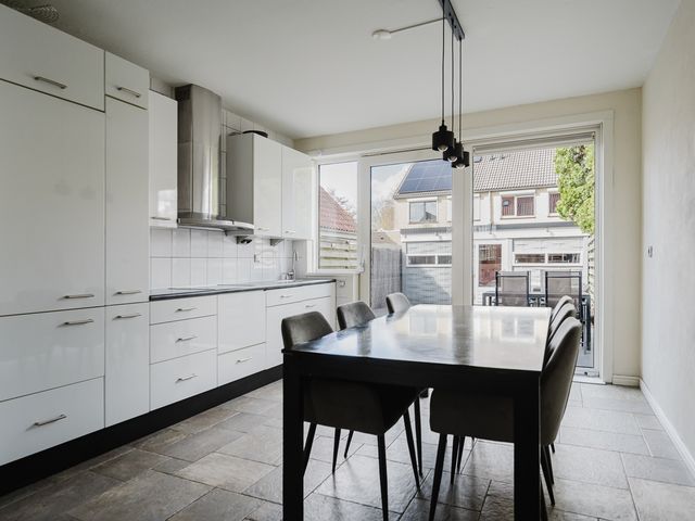 Slakkenveen 124, Spijkenisse