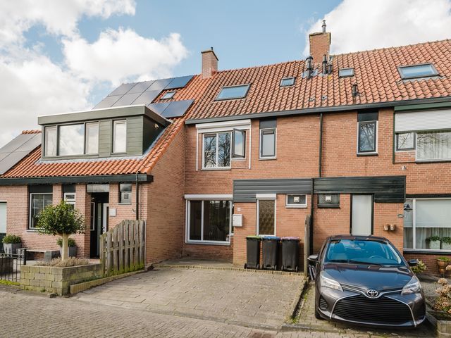 Slakkenveen 124, Spijkenisse