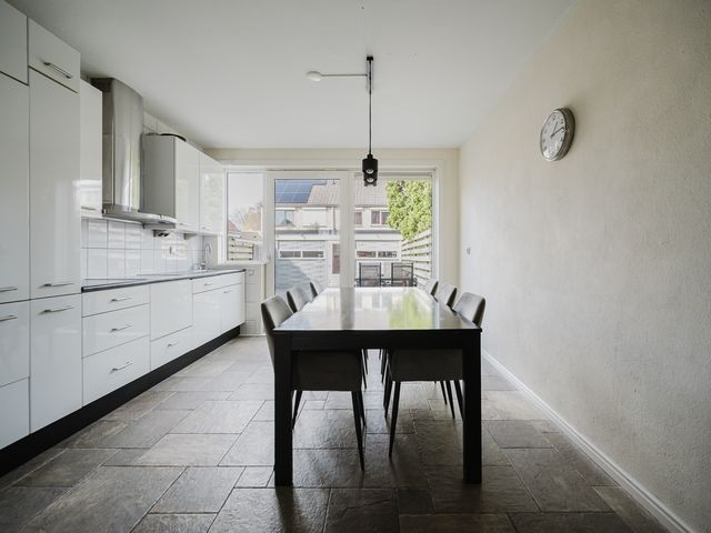 Slakkenveen 124, Spijkenisse