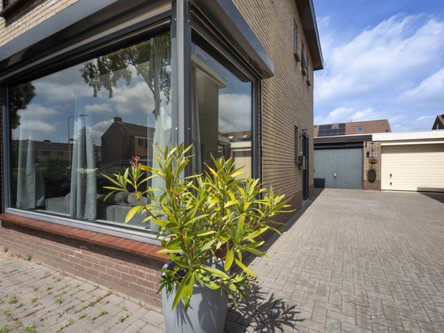 Castiliestraat 33, Philippine