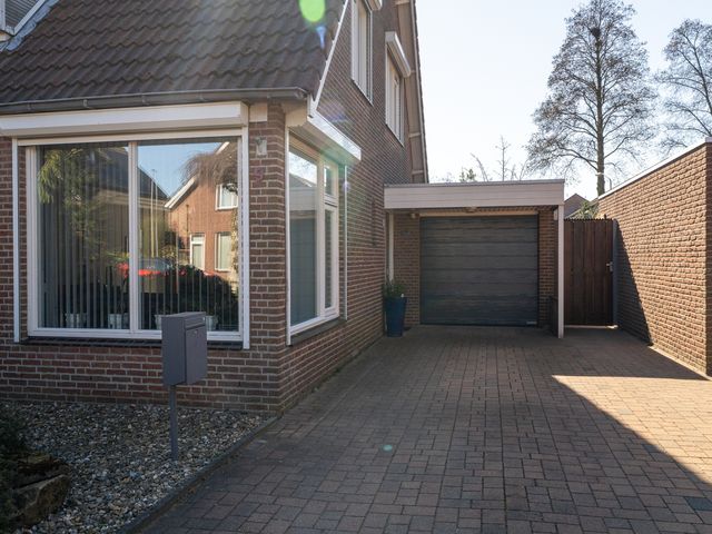 Walstro 9, Sprang-Capelle