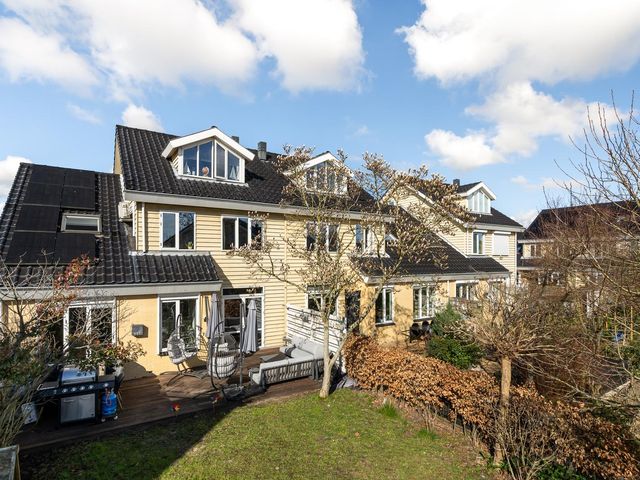 Thorholm 3, Schiedam