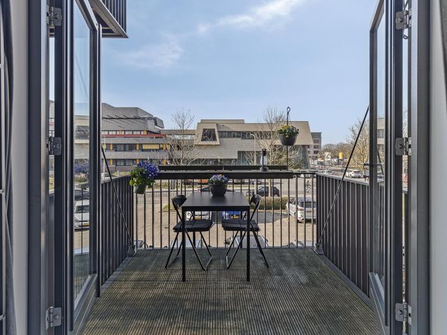 Zandsteen 65, Hoorn