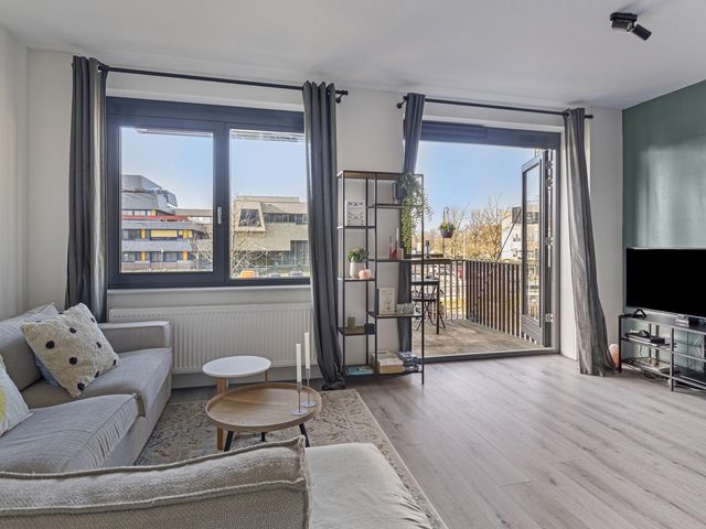 Zandsteen 65, Hoorn