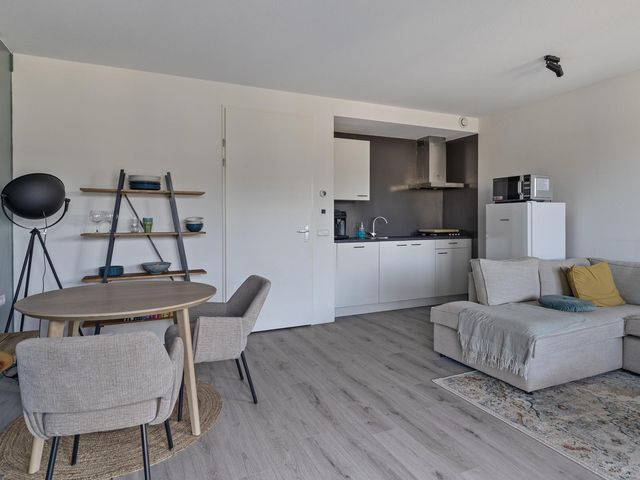 Zandsteen 65, Hoorn