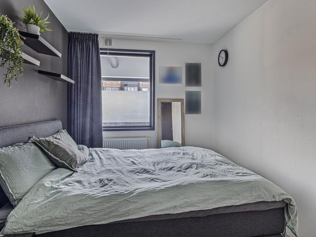 Zandsteen 65, Hoorn