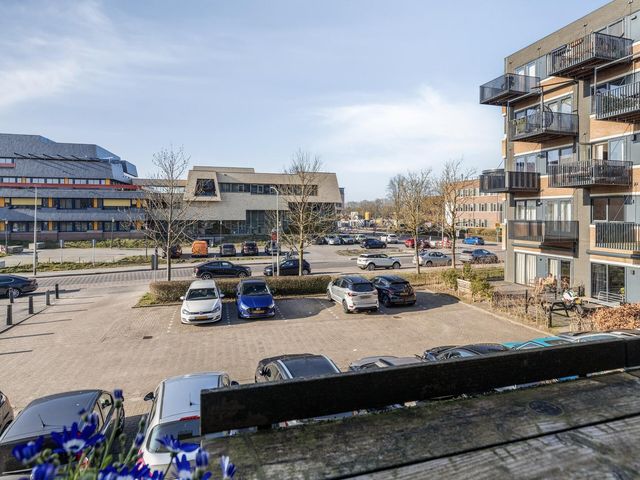 Zandsteen 65, Hoorn