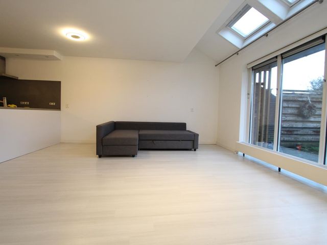 Rie Cramerplantsoen 35, Hoofddorp