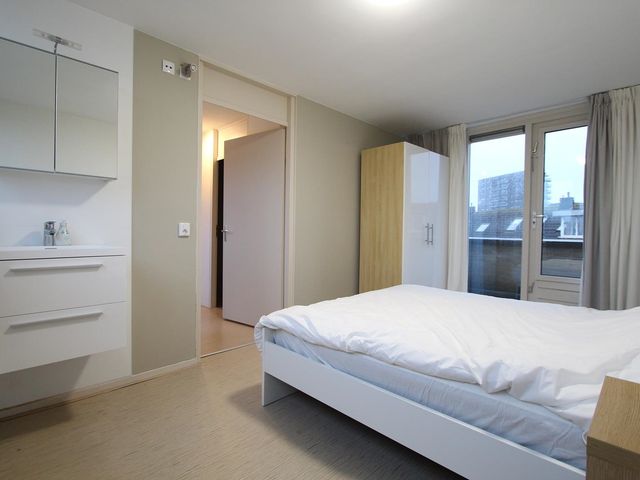 Rie Cramerplantsoen 35, Hoofddorp