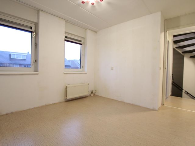 Rie Cramerplantsoen 35, Hoofddorp
