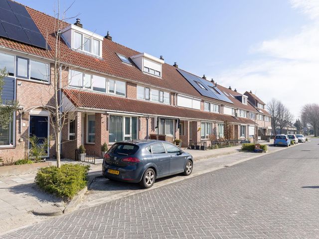 Ceder 72, Hoorn