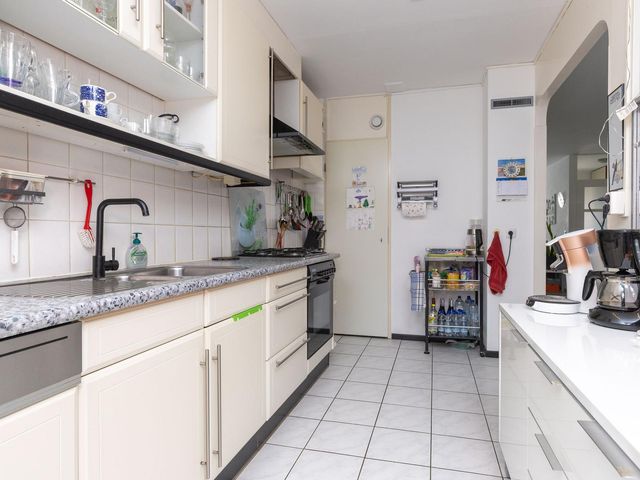 Ceder 72, Hoorn