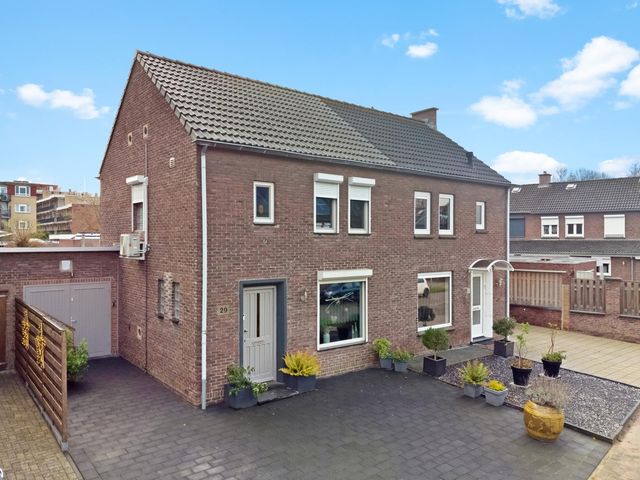 Jasmijnstraat 29, Geleen