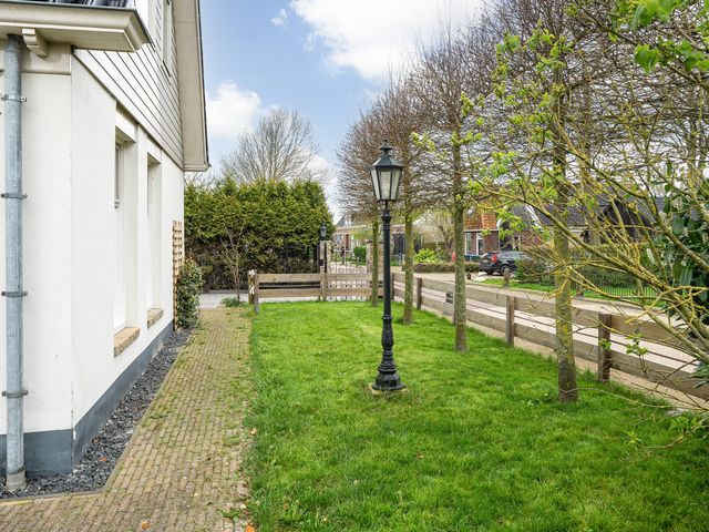 Dorpsweg 13, Idsegahuizum