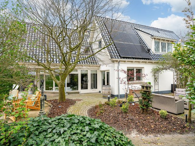 Dorpsweg 13, Idsegahuizum