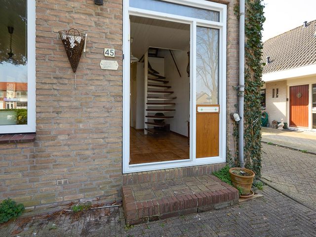 Schoolstraat 45, Nieuw-Vennep