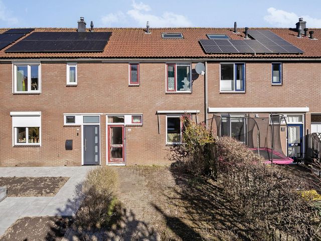 Van Vollenhovenstraat 15, Piershil