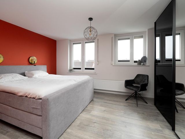 Saturnuslaan 8, Oude-Tonge