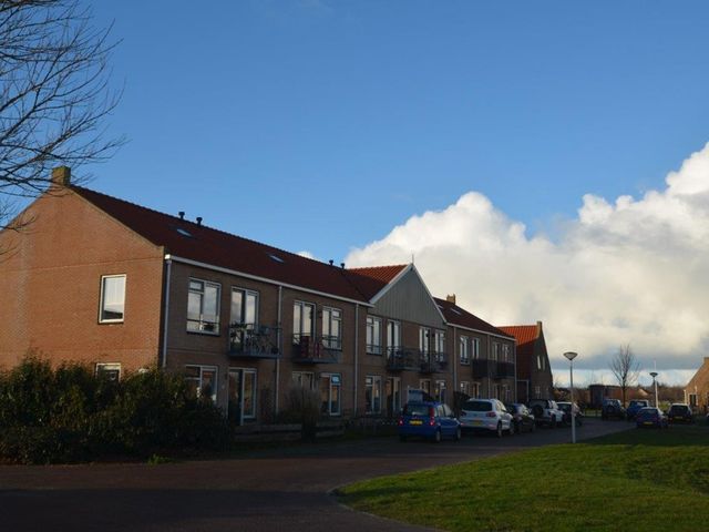 Rozenland 39VERKOCHT, Midsland