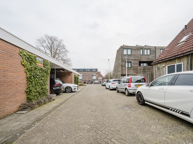 Karwijdreef 8, Spijkenisse