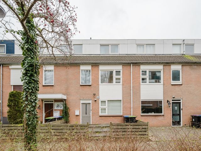 Karwijdreef 8, Spijkenisse