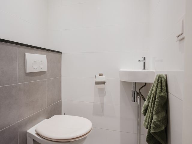 Karwijdreef 8, Spijkenisse
