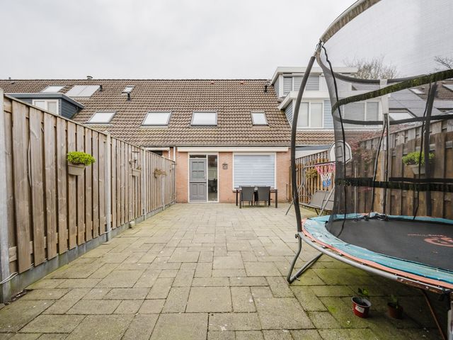 Karwijdreef 8, Spijkenisse