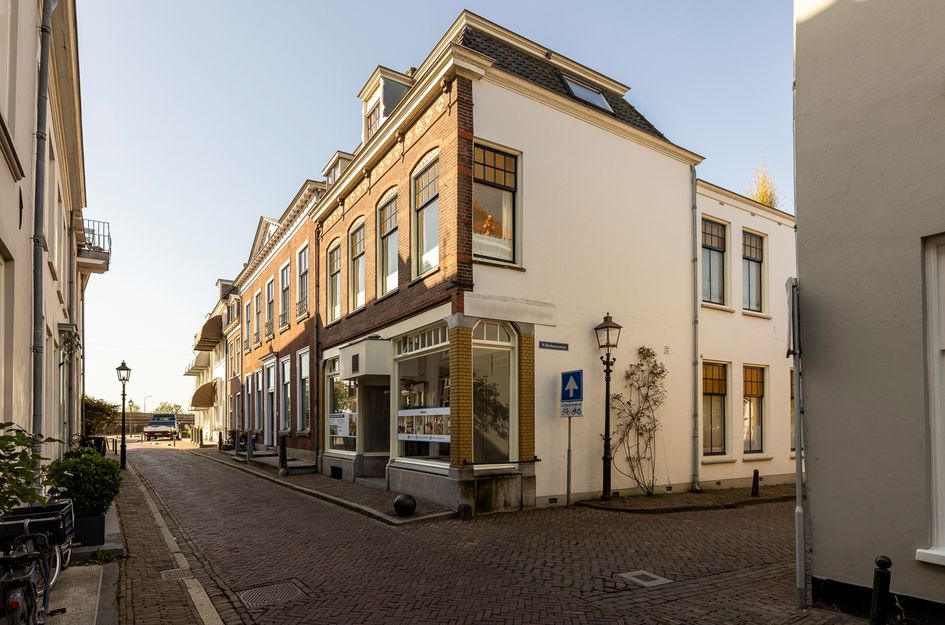 Oeverstraat 30