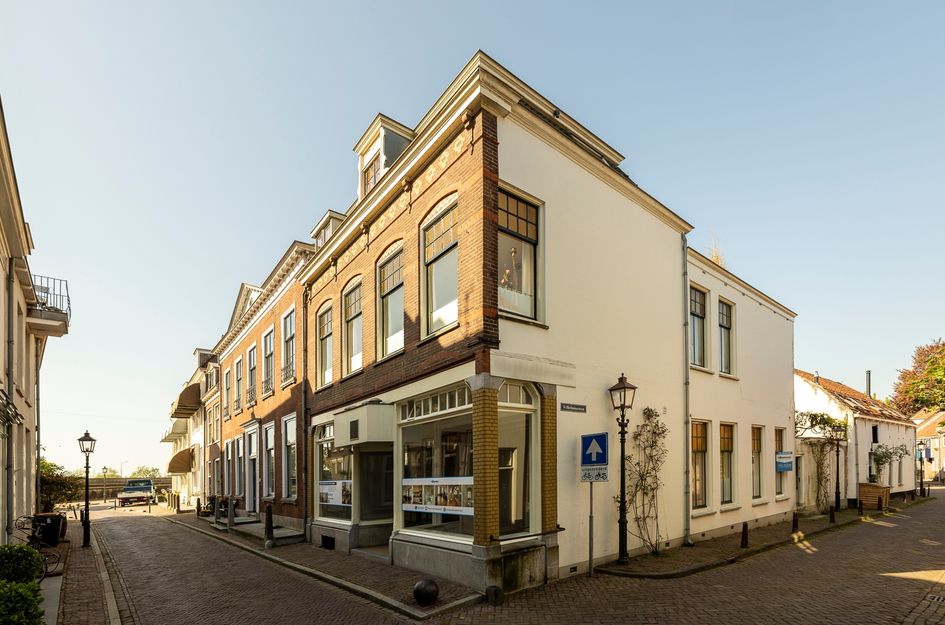 Oeverstraat 30