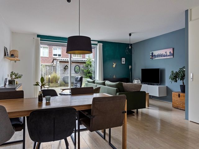 Ethekwini 25, Amsterdam