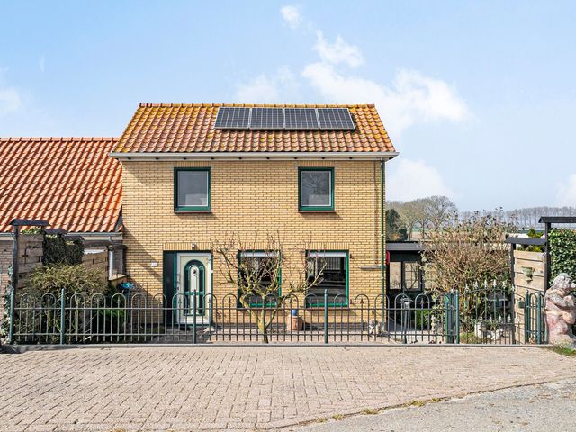 Bloemendijk 22, Dinteloord