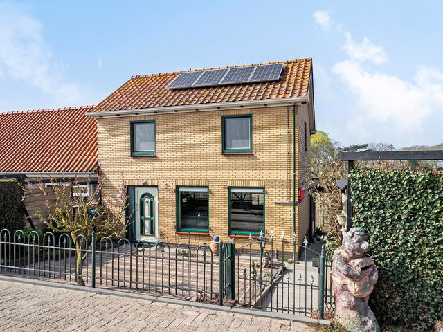 Bloemendijk 22, Dinteloord