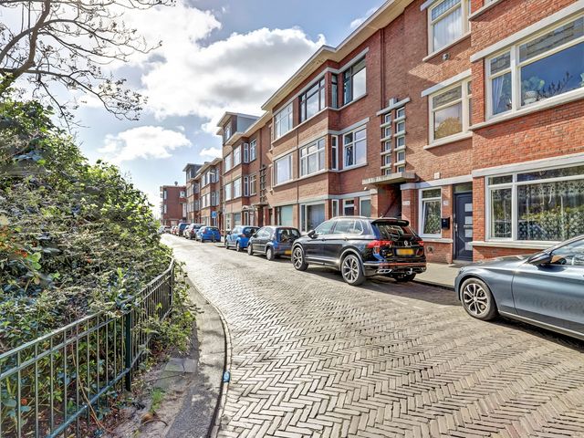 Nunspeetlaan 241, Den Haag