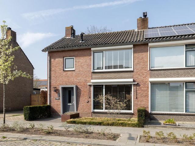 Titulaerlaan 7, Prinsenbeek