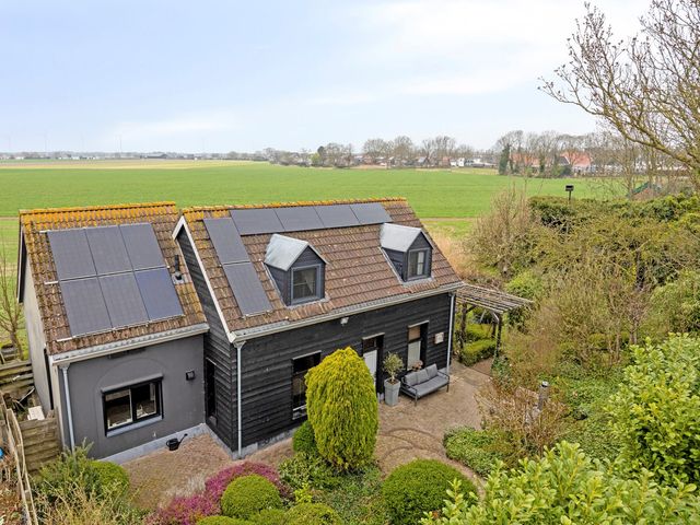 Loonsedijk 23, Lage Zwaluwe