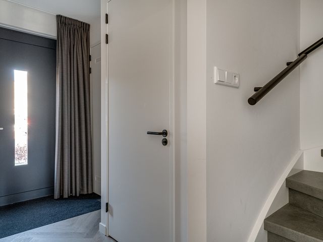 Zesmorgenstraat 15, Zevenaar