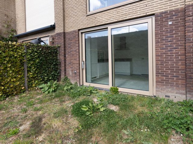 Zwembaan 62, Vlaardingen