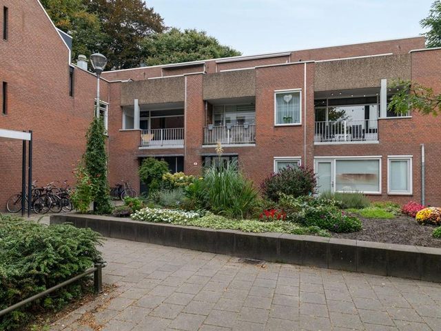 Fokkerhof 30, Tilburg