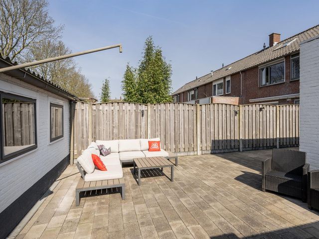 Rozenstraat 14, Sint-Maartensdijk