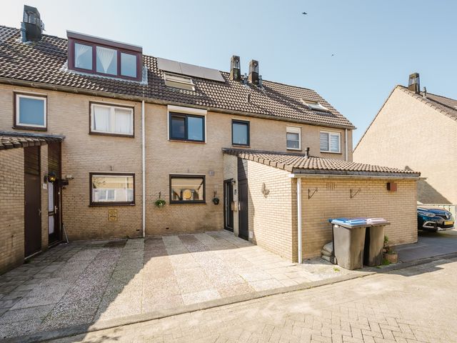 Vuursteenkreek 52, Spijkenisse