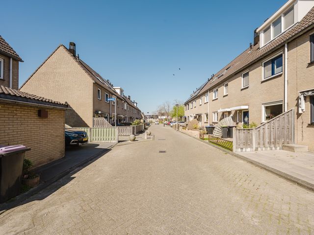 Vuursteenkreek 52, Spijkenisse