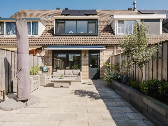 Vuursteenkreek 52, Spijkenisse