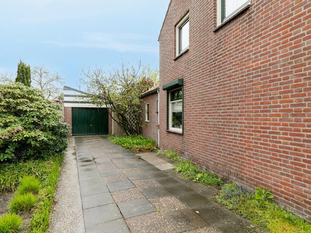 Burgemeester van Poppelstraat 5, Gilze