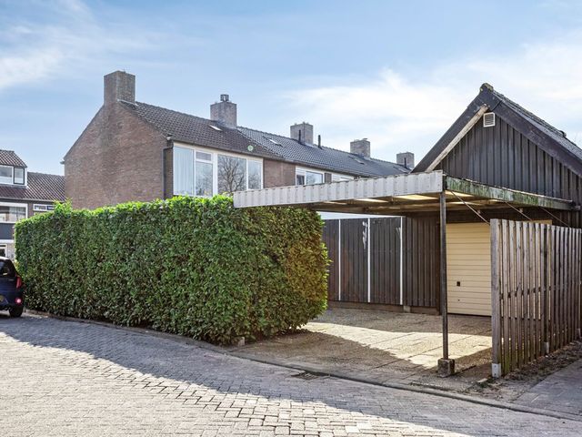 Vlietstraat 39, Schelluinen