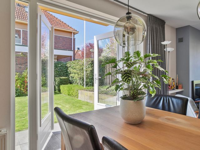 Koos Veraartstraat 16, Steenbergen