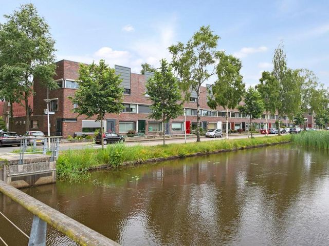 Vederkruidlaan 37, Enschede