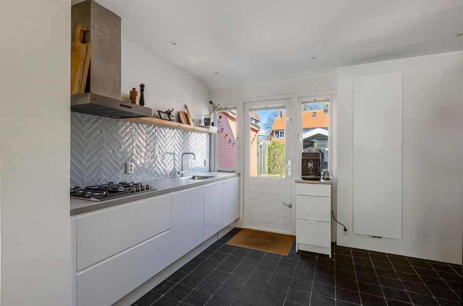Celzusterenstraat 8