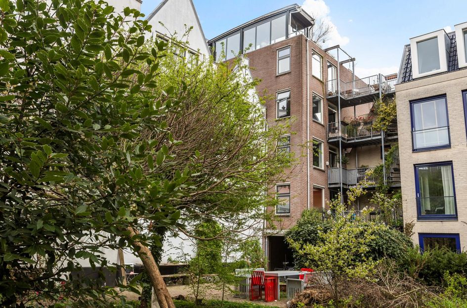 Oudezijds Armsteeg 4F