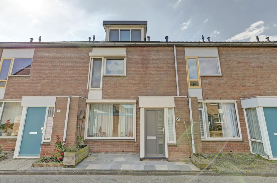 De Gasperistraat 7